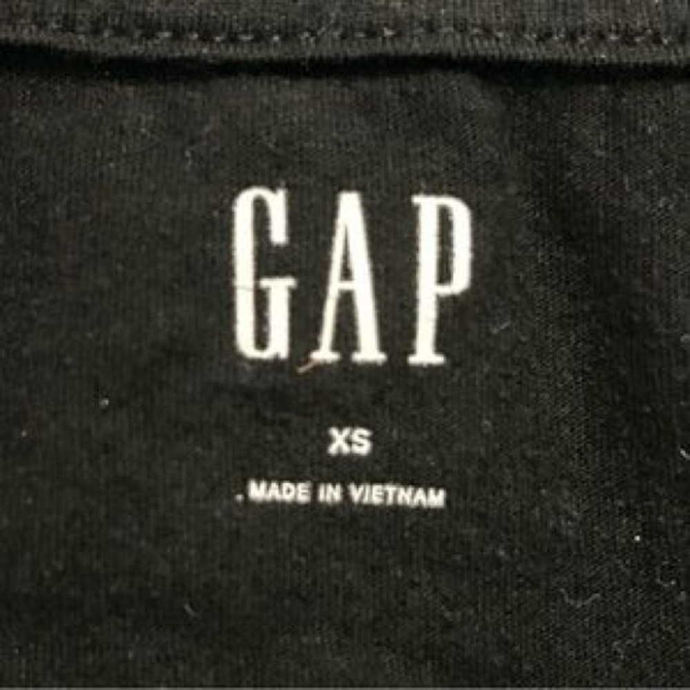 Gap V-Neck Short Sleeve Tees - Picture 4 of 10